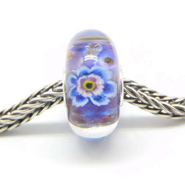 Violet Blue Flower Monroe - Elfbeads Glass - live photo
